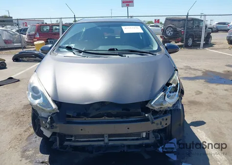 2015 Toyota Prius C Two z USA, uszkodzony, nr VIN JTDKDTB39F1088569
